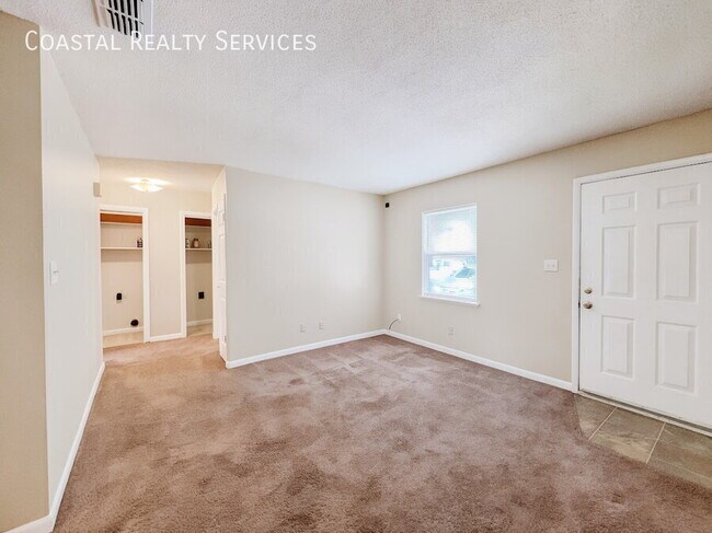 Photo - 208 Squirrel Haven Rd