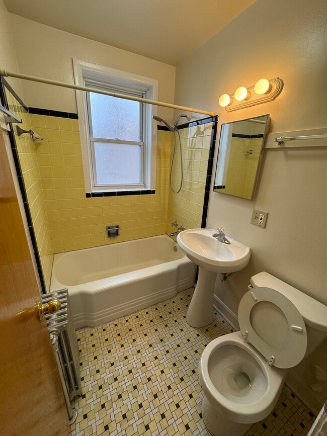 Photo - 4956 S Prairie Ave