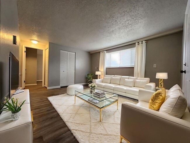 Building Photo - 7135 Alegre Cir Unit 4