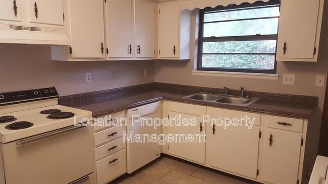 Photo - 819 Connecticut St