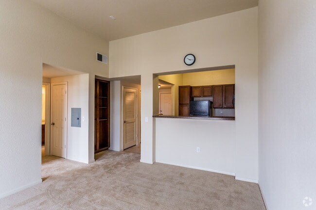 1BR, 1BA - Verona - 763 SF - Dining Area