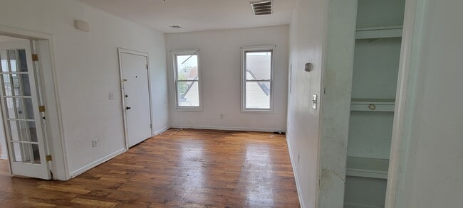 Living Room - 654 S 19th St Unit #1