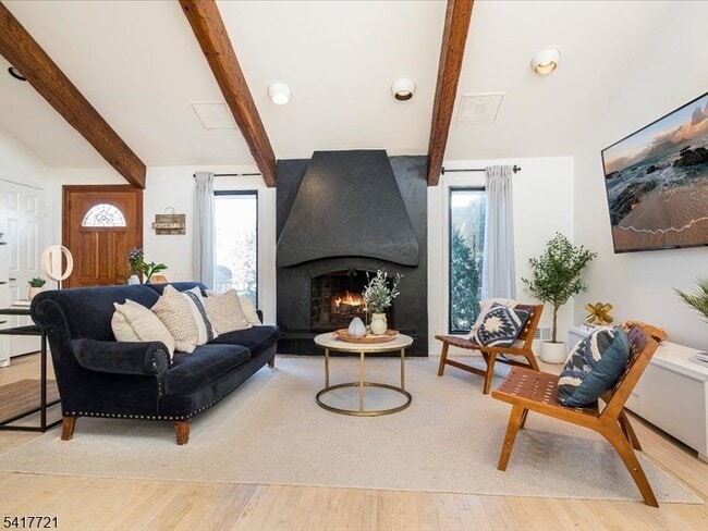 Photo - 15 Windemere Rd