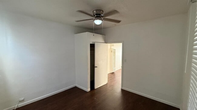 Photo - 813 W 6th St