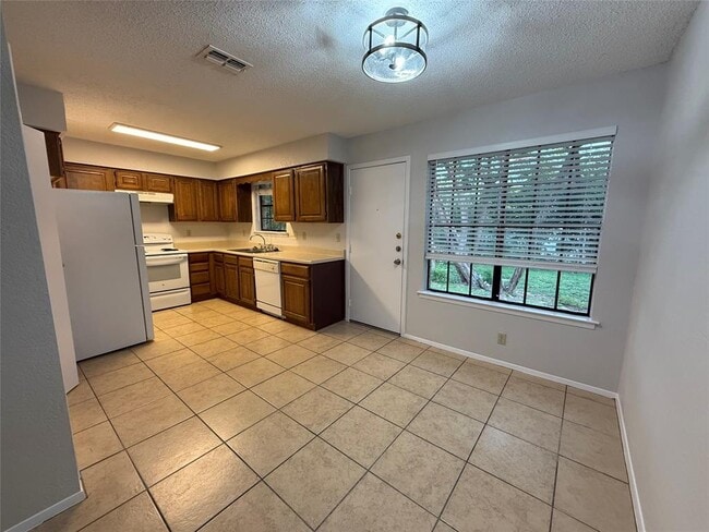 Photo - 502 Hedgewood Dr