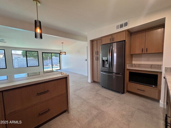 Photo - 3749 E Laurel Ln