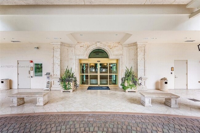 Building Photo - 16047 Collins Ave Unit 3002