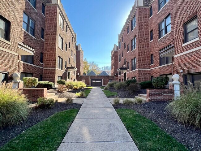 Photo - 4368 Lindell Blvd - Philip H. Barron Realty
