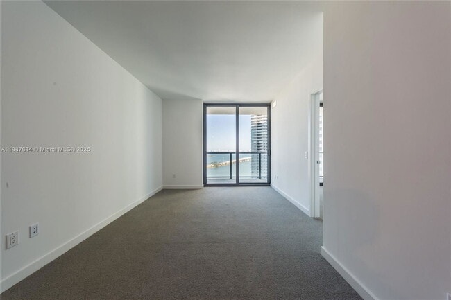 Photo - 501 NE 31st St Unidad 2303