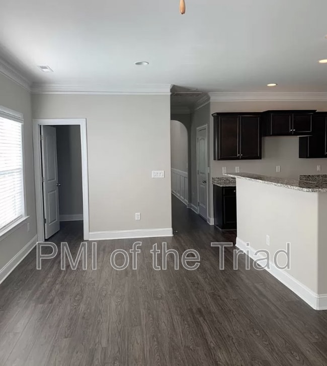 Photo - 868 Silver Leaf Dr