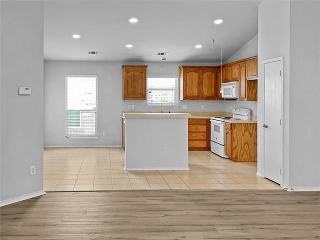 6521 Regina Dr