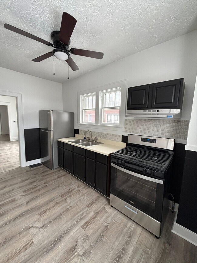 Kitchen - 504 W 29th St Unit Apt 2