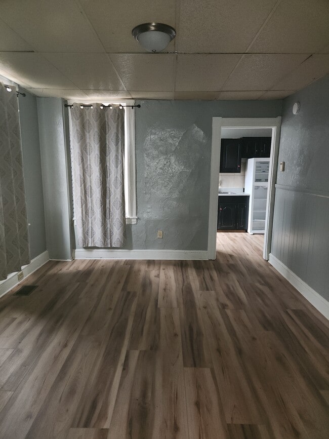 Building Photo - 228 S Pine St Unit 1