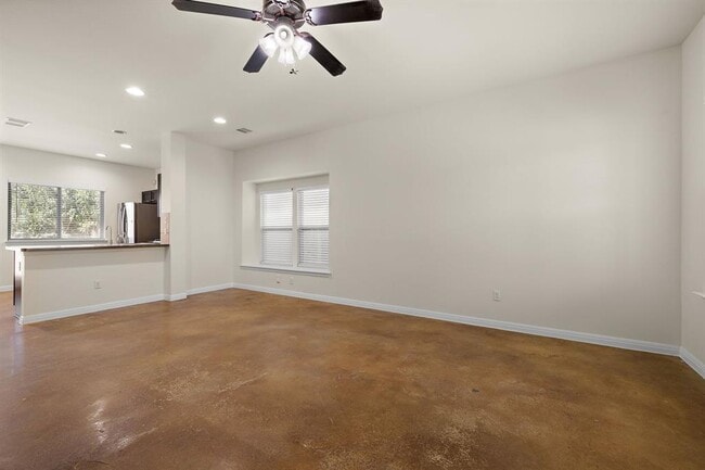 Photo - 4602 Kind Way