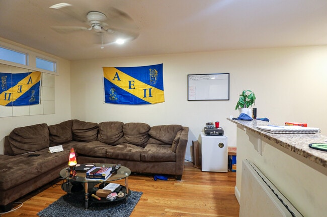 Photo - 315 Saint Paul St Unidad 5