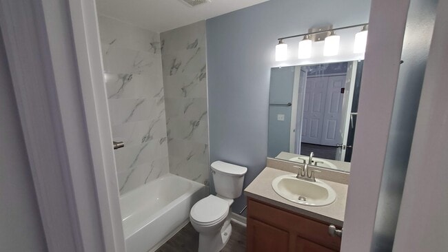 Photo - 8007 Sutton Terrace Ln