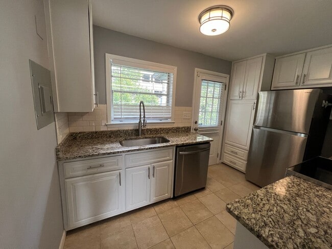 Photo - 3057 Pharr Ct N Northwest Unidad E2