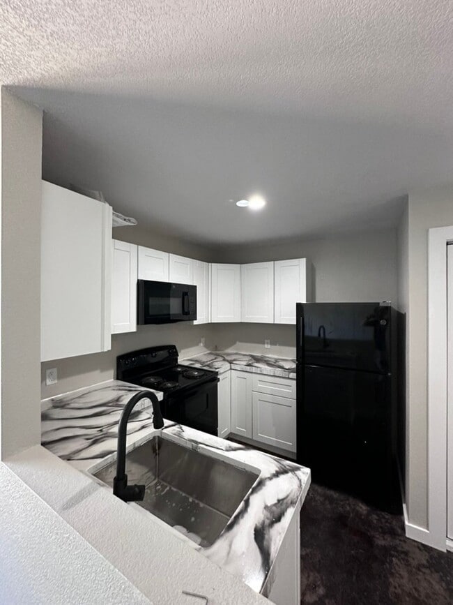 Photo - 900 W Highland Ave Unidad C