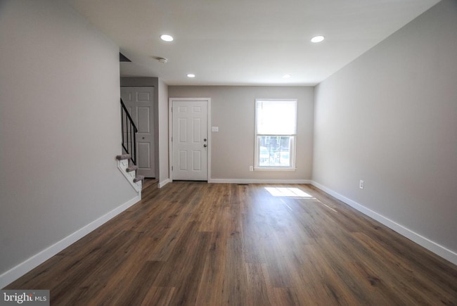 Photo - 8512 Hydra Ln