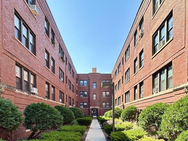 Building Photo - 5748 N Winthrop Ave Rental