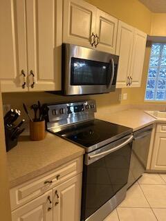 Photo - 144 Weybridge Cir