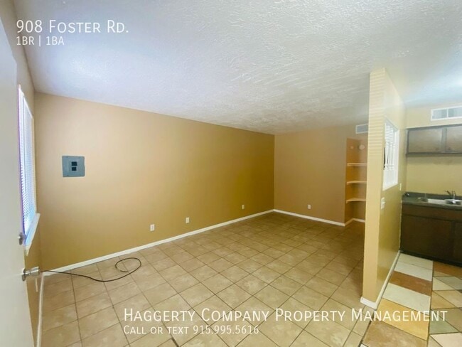 Photo - 908 Foster Rd