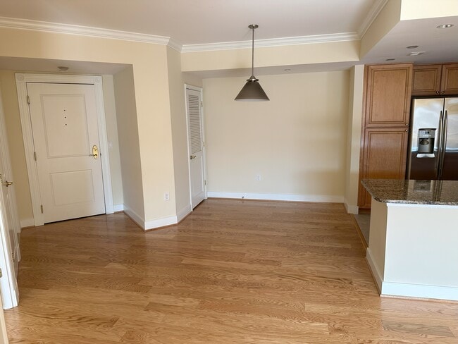 Dining Room - 5 Park Pl Unit 703