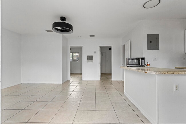 Photo - 709 SW 13th Ave