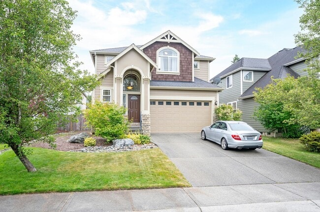 Photo - Spacious 4-Bedroom Home in The Oaks with Fenced Yard