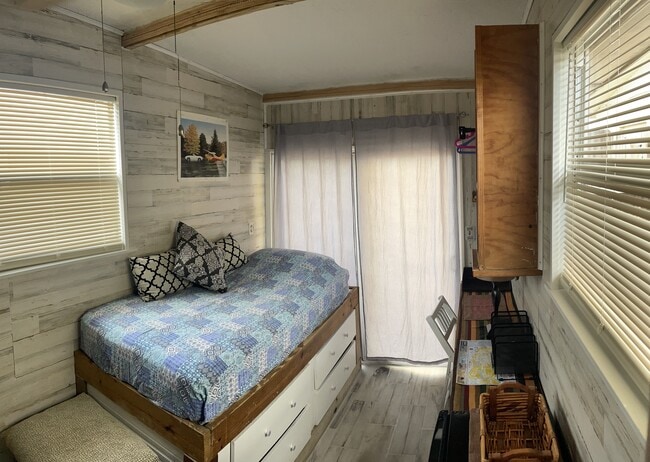 Photo - 46E 12th Ave Unidad Studio for 1 person only