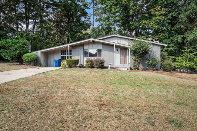 Building Photo - 545 Edgecrest Dr Rental