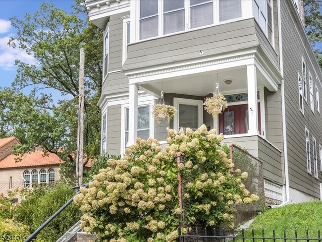 Photo - 190 Hillside Ave