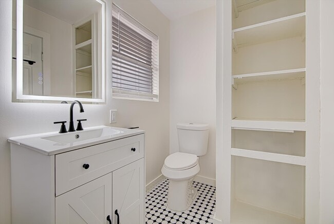 Building Photo - 1915 McDuffie St Unit 1