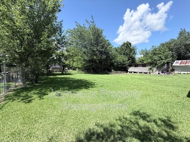 Photo - 816 Shady Ln