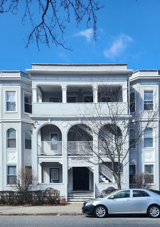 178 Lincoln St Unidad A14 Rental Worcester, MA