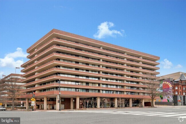 Building Photo - 2555 Pennsylvania Ave NW Unit 418 Rental