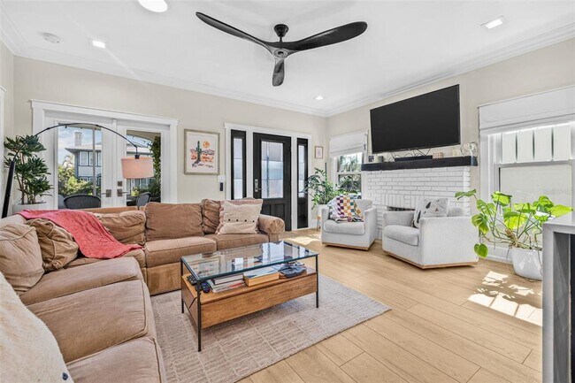 Photo - 2925 2nd Ave N