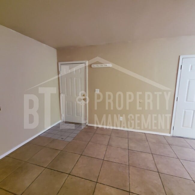Photo - 243/244 Fritts Way Unit 244