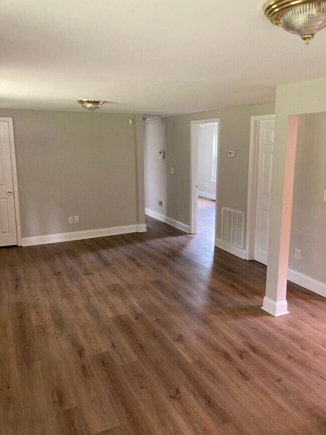 Photo - 103 Haygood Pl
