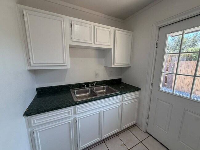 "Charming 2-Bed Retreat in Edinburg – Cozy 840 Sq. Ft. Home!"