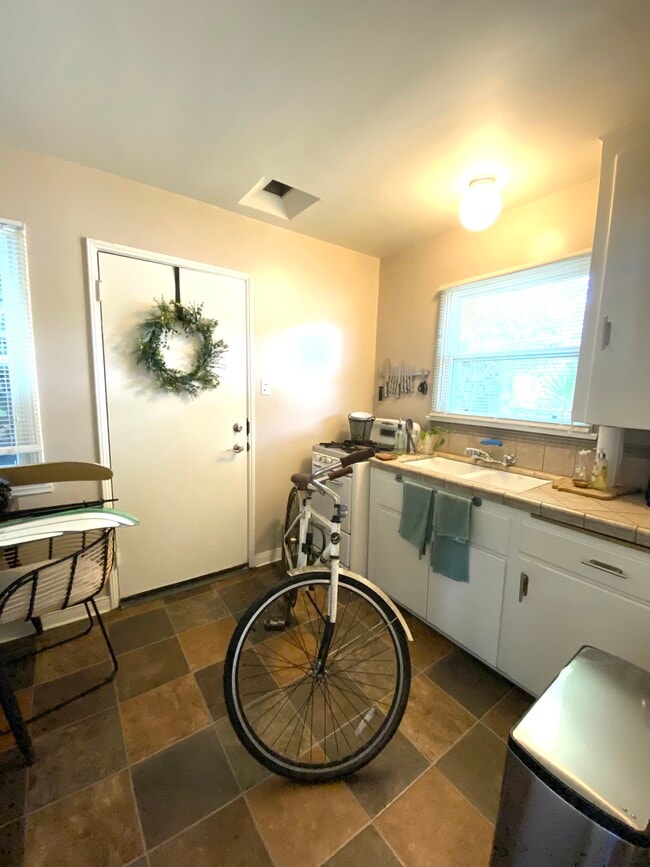 Photo - 11504 Venice Blvd