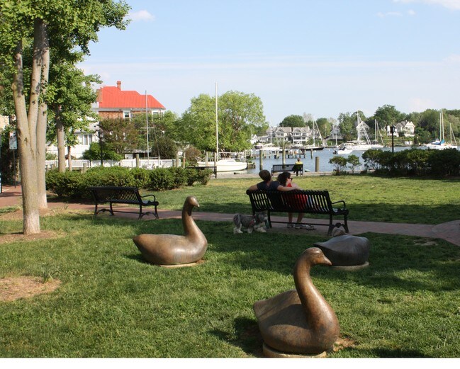 Waterfront Park -- 1-block away (2) - Cathedral Place