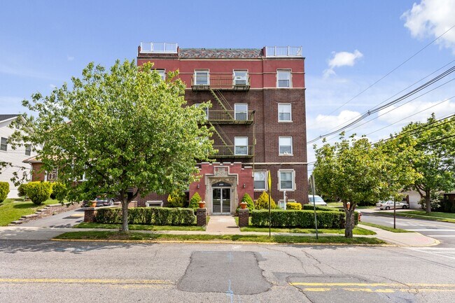 271 Williams Ave