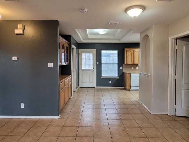 2502 Cervantes Ave Unit 4
