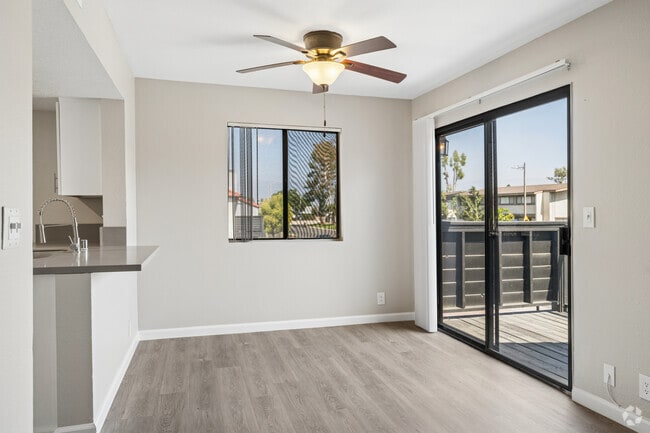 Cascade - 2BR, 2BA - 968SF - Dining Room