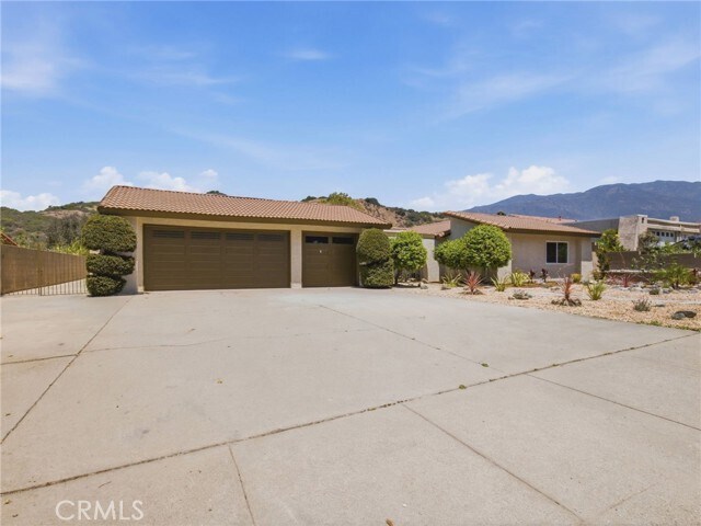 Photo - 225 Armstrong Dr