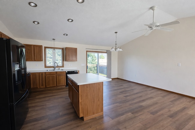 Photo - 514 Unit 2716