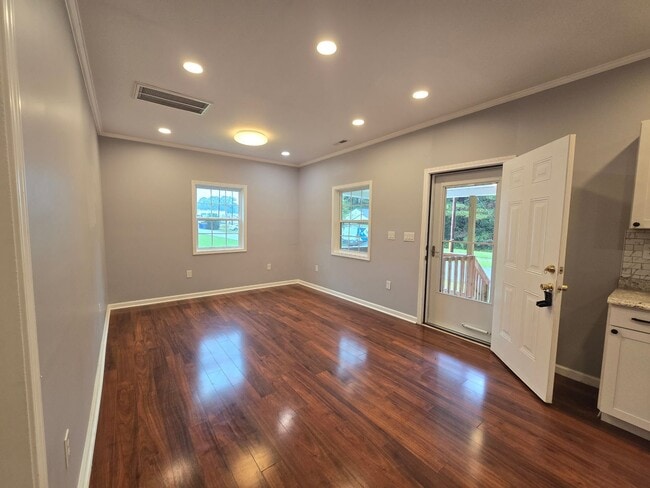 Photo - NEW LISTING!!!!!