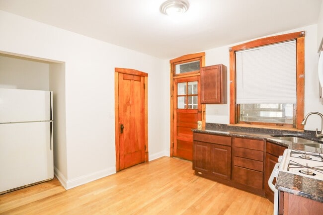 Photo - 2736 N Leclaire Ave Unit 1