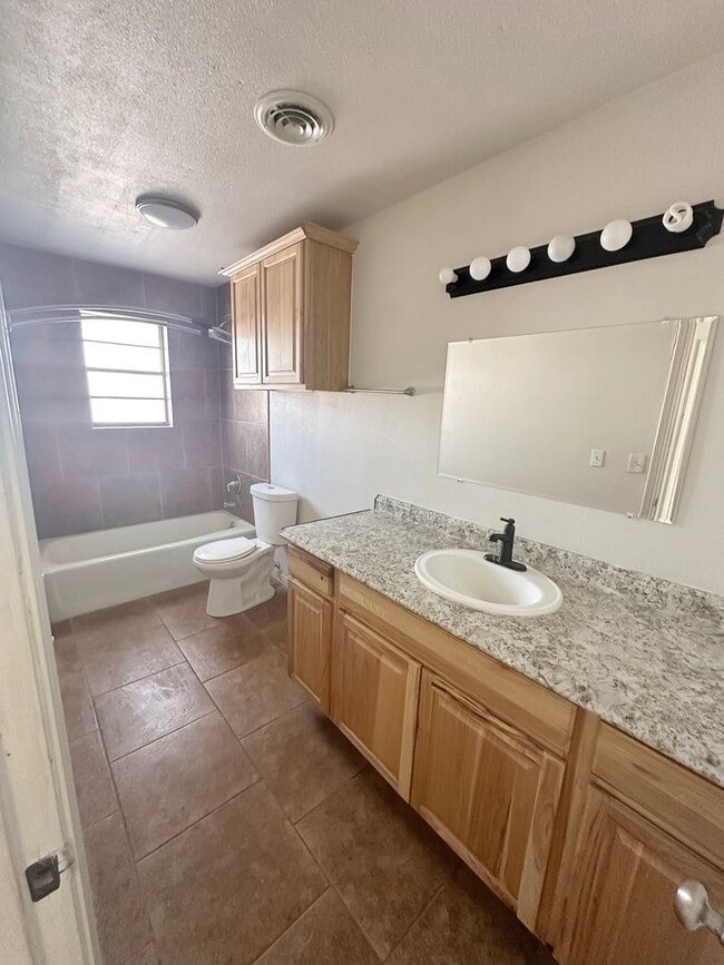 Photo - 612 E Sunset Dr